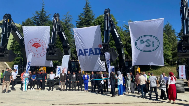 7 Ekskavatör Hizmete Alındı