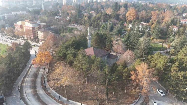 84 Yıllık Camide Çalışmalar Başladı