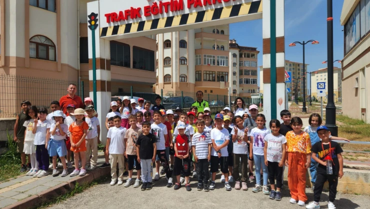 92 Çocuğa Trafik Eğitimi Verildi