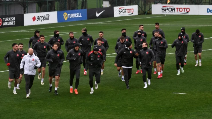 A Milli Takım, Sağanak Yağmur Altında Çalıştı