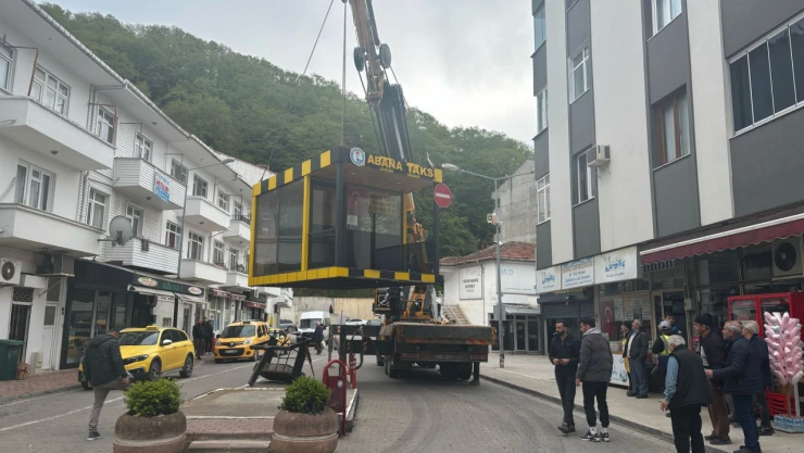 Abana'da Taksi Durağı Yeni Yerinde