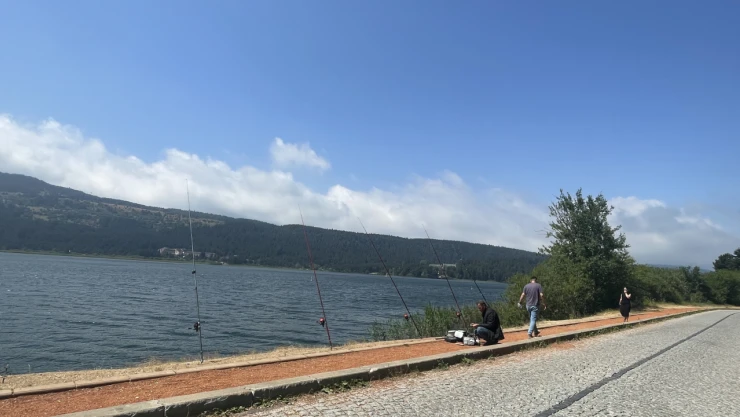 Abant Gölü'nde balık Avladılar