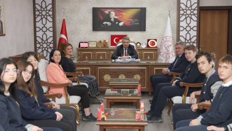 Abdurrahmanpaşa Lisesi'nden İl Milli Eğitim Müdürlüğü'ne Ziyaret