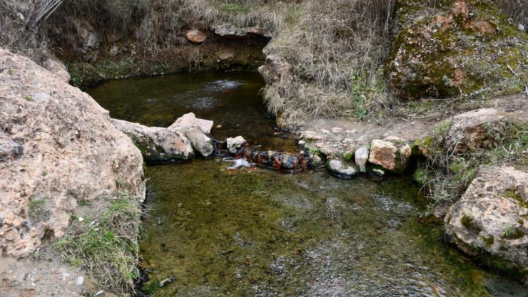 'Acı Su' İle Hastalıklara Şifa Arıyorlar