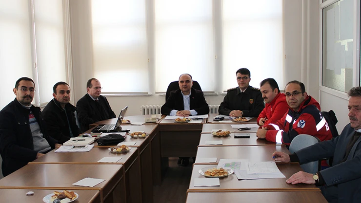 'Açtığımız tüm köy yolları yine kapandı'