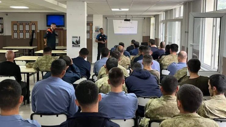 Deniz Kuvvetleri Personeline Afet Eğitimi Verildi