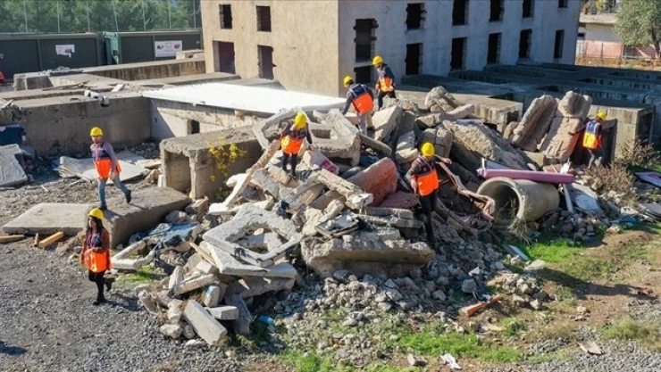 AFAD'ın Gönüllü Ordusu 1,6 Milyon Kişiyi Aştı