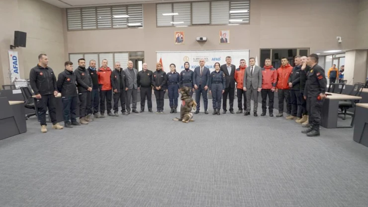 AFAD VE JAK EKİPLERİNE TEŞEKKÜR ZİYARETİ VALİ AVNİ ÇAKIR 'Hummalı bir çalışma sergilendi'