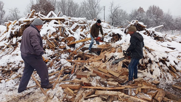 Afet bölgesi için imece usulü çalışıyorlar