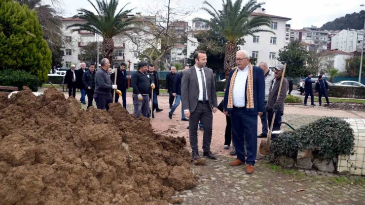 Afette Zarar Gören Sahildeki Çalışmalar Sürüyor