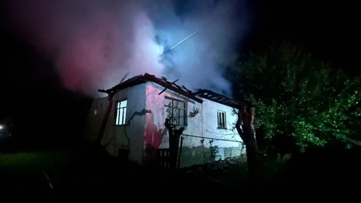 Ahşap Ev Kullanılamaz Hale Geldi