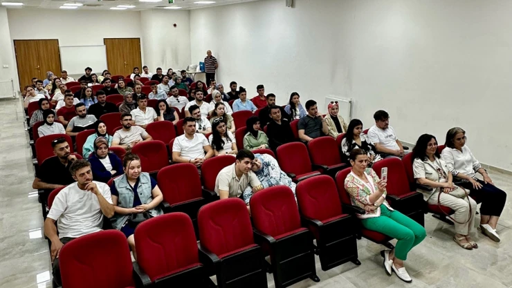 Aile Yılı Söyleşileri Sürüyor