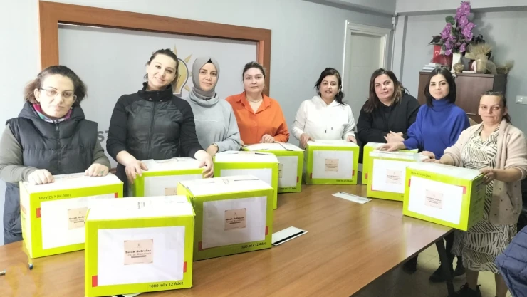 AK Kadınlar'dan Mutfak Seti Kampanyası