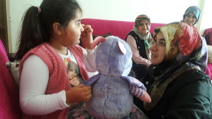 AK Kadınlardan yetimlere ziyaret