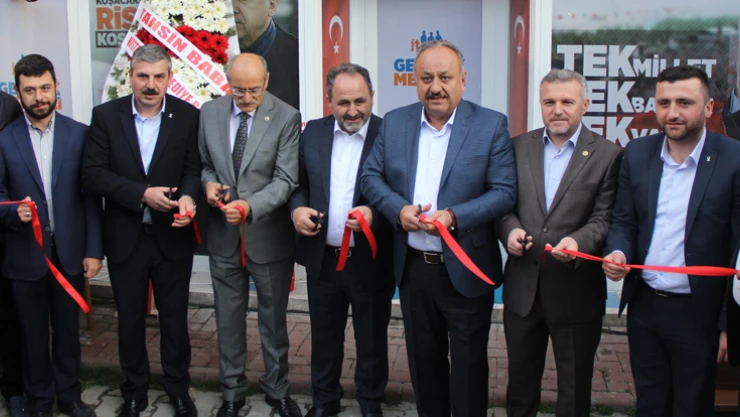 AK Parti Gençlik Merkezi kapılarını açtı