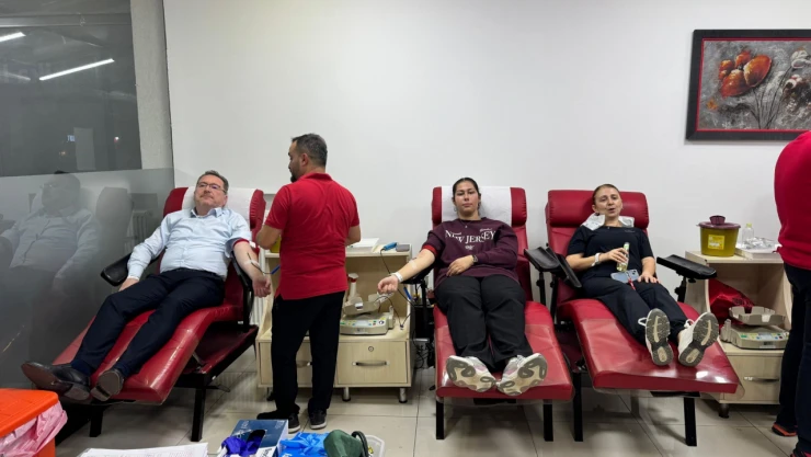 AK Parti Teşkilatından Kan Bağışına Destek