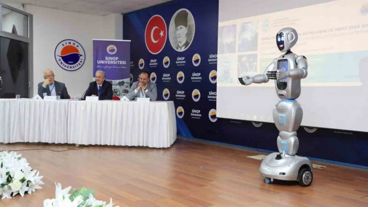 Akademisyen Robot Sinop'ta Konuştu