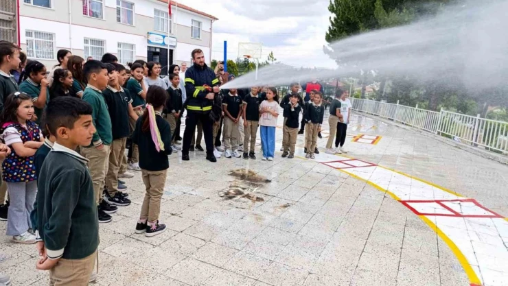 Alaca Belediyesi'nden Miniklere Yangın Eğitimi