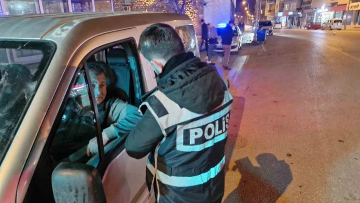 Alaca'da Polisten Yeni Yılda 'Şok' Uygulama