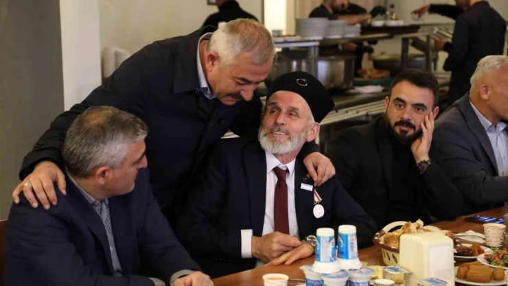 Şehit Aileleri ve Gaziler Onuruna Yemek Verildi