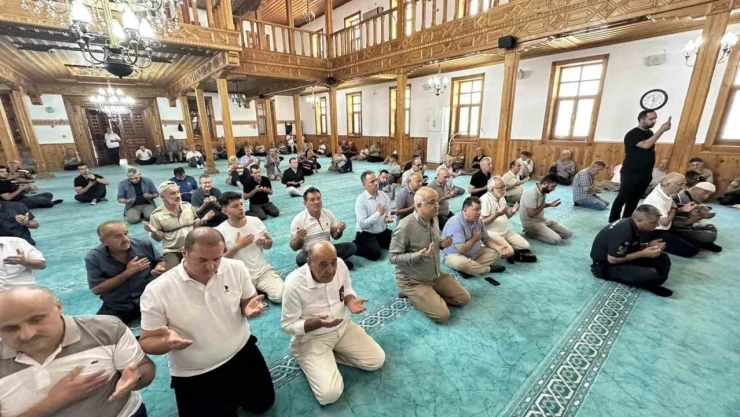 Alaplı'da 15 Temmuz Şehitleri İçin Anma Programı Düzenlendi