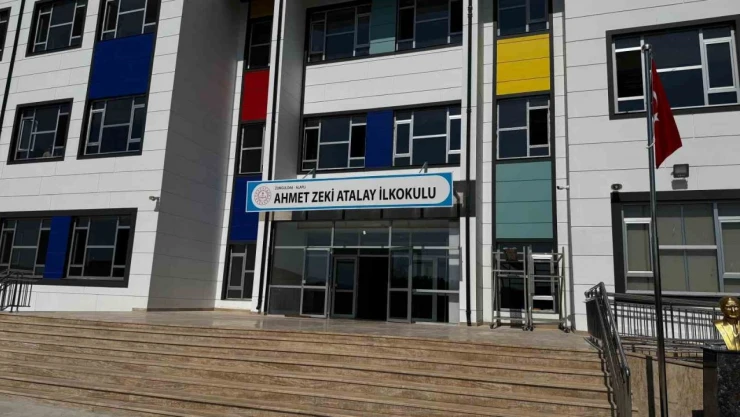 Öğrenciler Tamamlanmayan Okul Yolunda Zorluk Yaşıyor