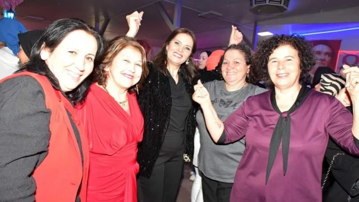 Alaplılı Kadınlar Doyasıya Eğlendi