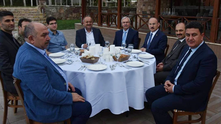 Albay Yavuz Selim Kapancı'ya veda yemeği