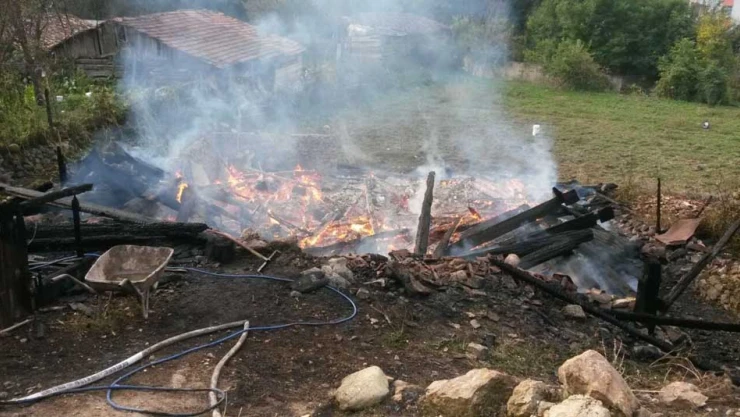 Alevler köylerden elini çekmiyor