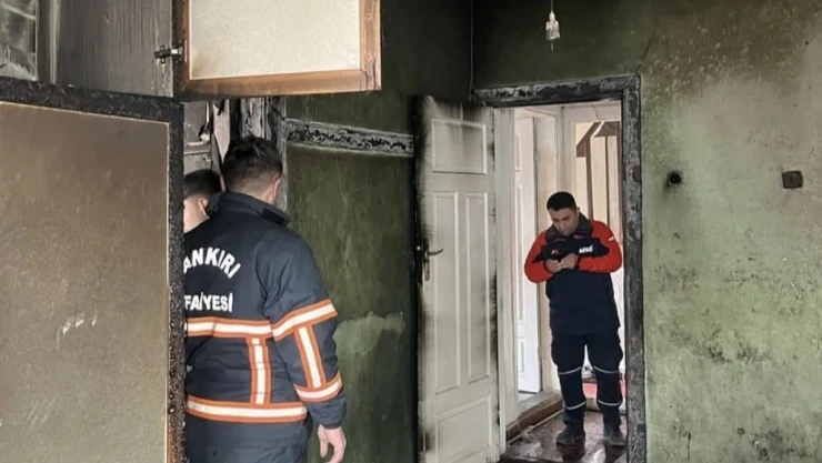 Alevlere Teslim Olan Ev Kullanılamaz Hale Geldi