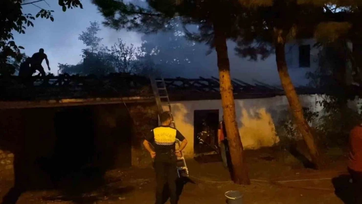 Alevlere Teslim Olan Müştemilat Kamerada