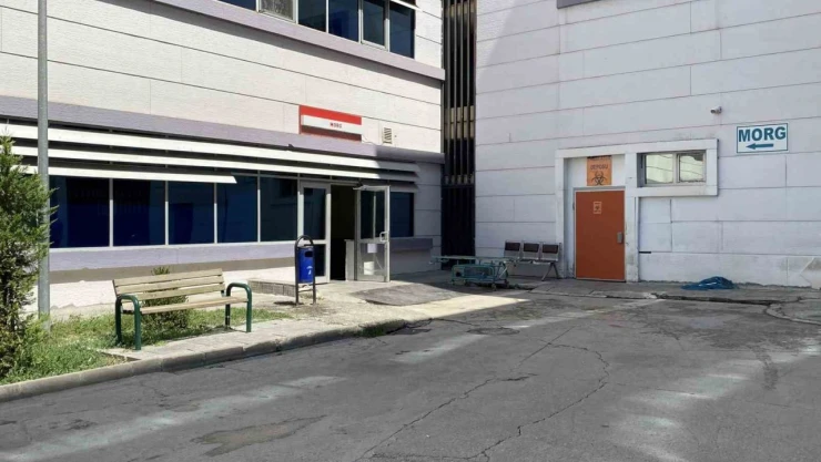 Alkol Ve Uyuşturucudan Hayatını Kaybetti