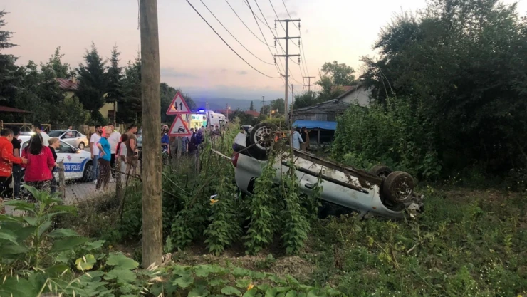 Alkollü sürücü bahçeye dalarak takla attı