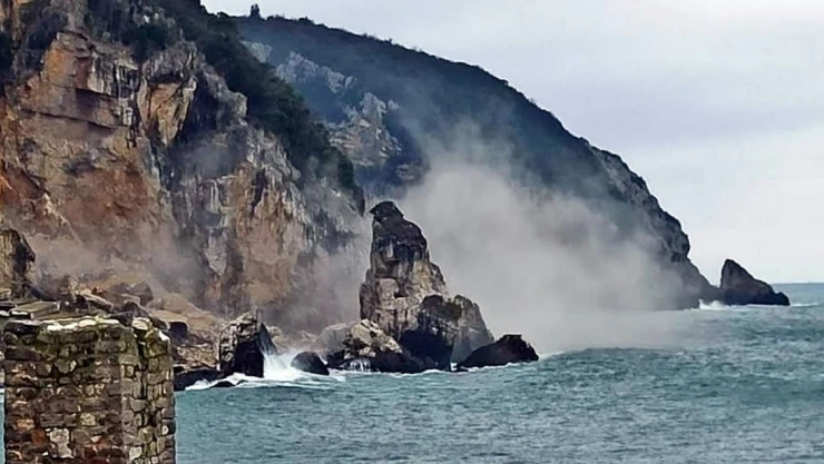 Amasra'da Sağanak Sonrası Heyelan