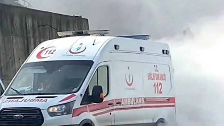 Ambulanstan Çıkan Esrarengiz Duman Paniğe Neden Oldu