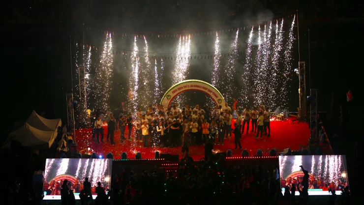 Amed Sportif Faaliyetler Şampiyonluk Kupasını Aldı