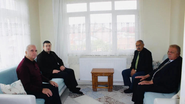 Ameliyat Olan Muhtar Yılmaz'ı Kaymakam Uçar Ziyaret Etti