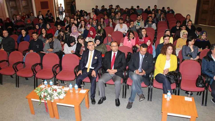 American Life fark yarattı