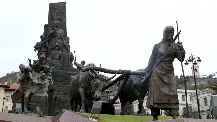 Ankara Barosu Avukatlarından İlk Türk Kadın Mitingi'ne Destek