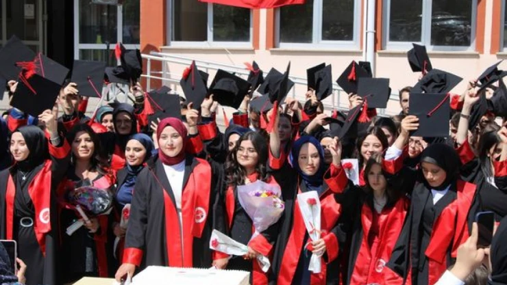 Araç MYO'da Mezuniyet Töreni Düzenlendi