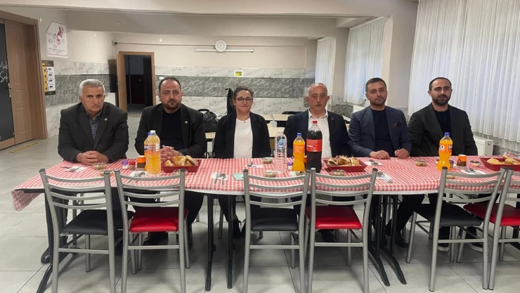 Araç'ta Öğrenciler ve Öğretmenler İftarda Bir Araya Geldi