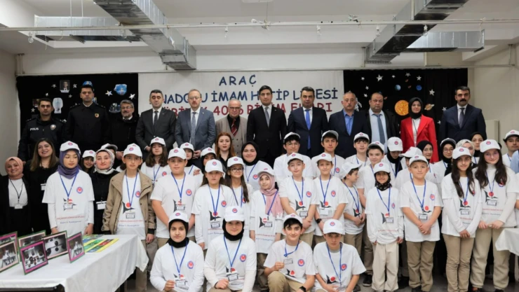 Araç'ta TÜBİTAK 4006 Bilim Fuarı Düzenlendi