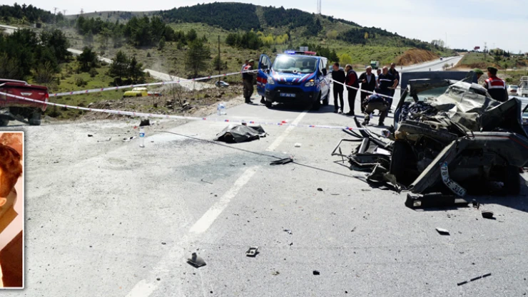 Araç yolunda feci kaza 1 ÖLÜ, 4 YARALI