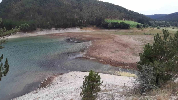 Aşırı Sıcaklar Sünnet Gölü'nü Vurdu