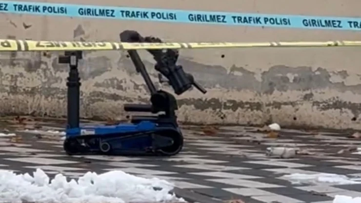 Askerlik Şubesi Yanında Şüpheli Çanta Paniği