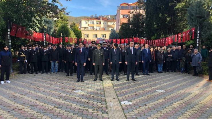 Atatürk İlçelerde Anıldı