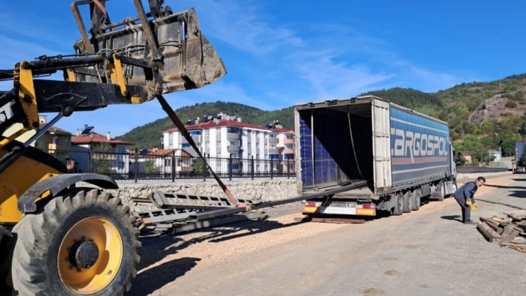 Azdavay'da Köprü Yapımı İçin Malzemeler Ulaştırıldı