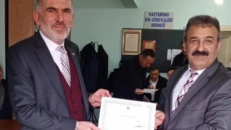 Baba Okulu Semineri'nin Belgeleri Verildi