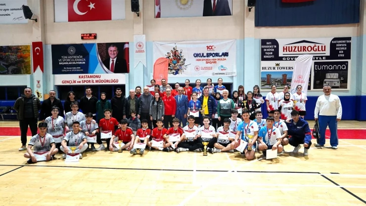 Badminton İl Birinciliği Düzenlendi
