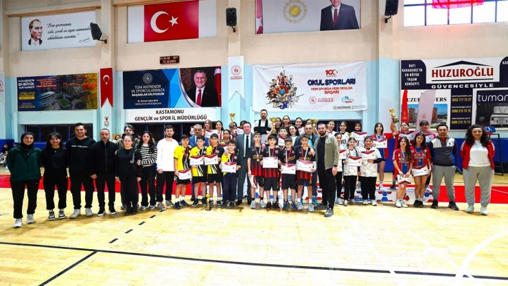 Badminton İl Birinciliği Düzenlendi